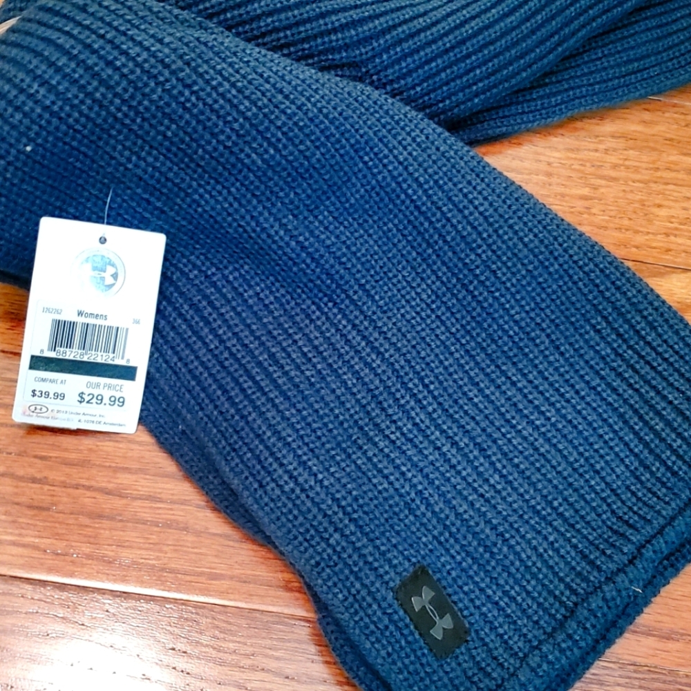 Under Armour infinity scarf